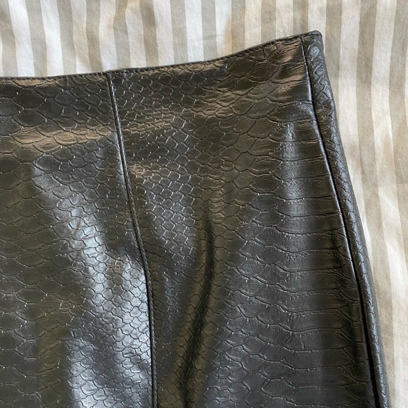 H&M Faux Leather Mini Skirt - Picture 3 of 4